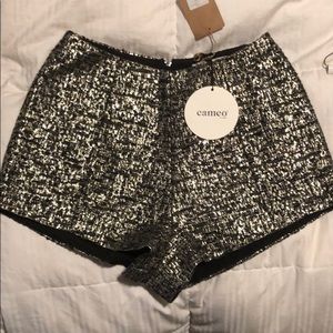 Cameo the Label frozen fires short